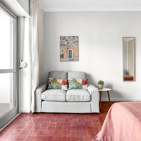 Wonderful Shared Apartment In Alfornelos - Near Metro! Lisboa Dış mekan fotoğraf