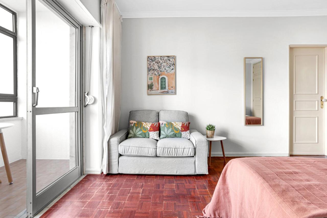 Wonderful Shared Apartment In Alfornelos - Near Metro! Lisboa Dış mekan fotoğraf