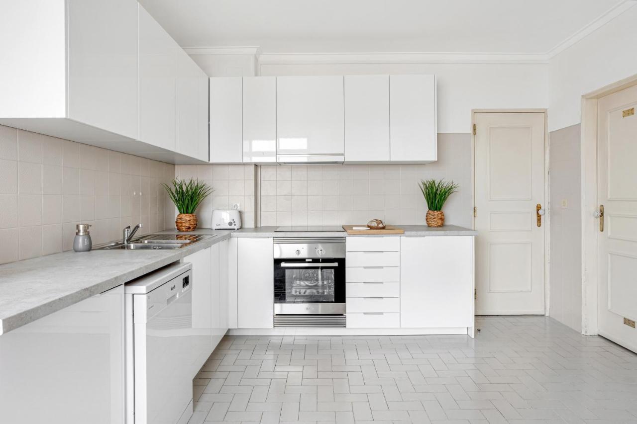 Wonderful Shared Apartment In Alfornelos - Near Metro! Lisboa Dış mekan fotoğraf