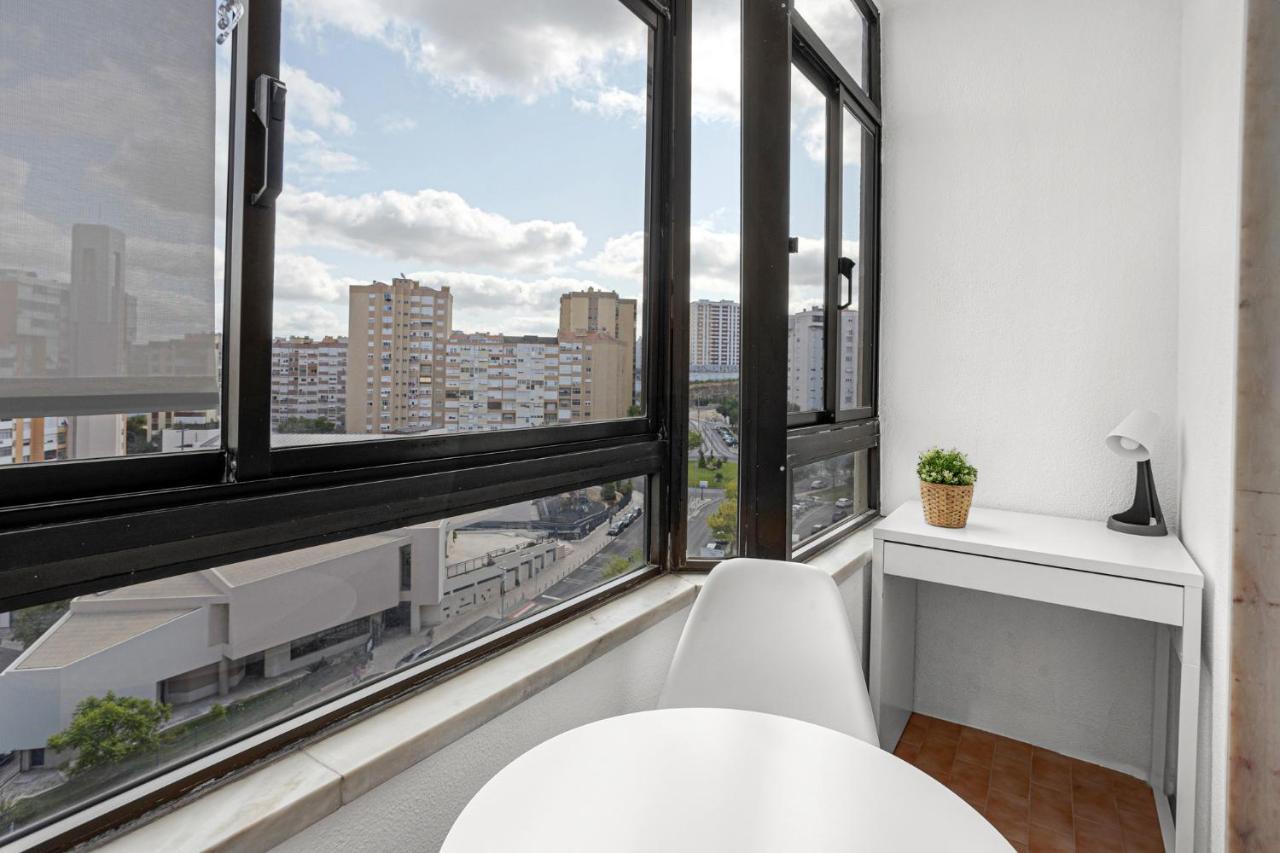 Wonderful Shared Apartment In Alfornelos - Near Metro! Lisboa Dış mekan fotoğraf