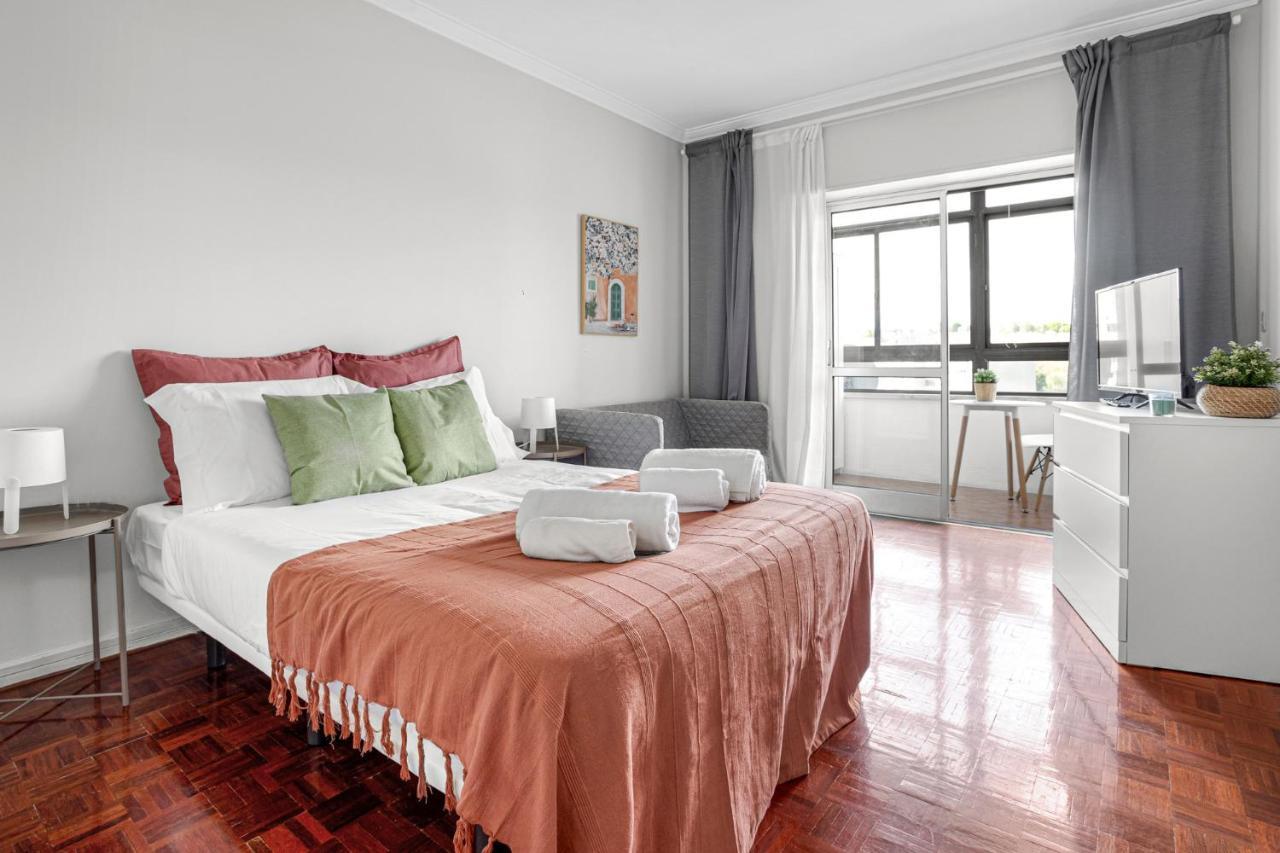 Wonderful Shared Apartment In Alfornelos - Near Metro! Lisboa Dış mekan fotoğraf