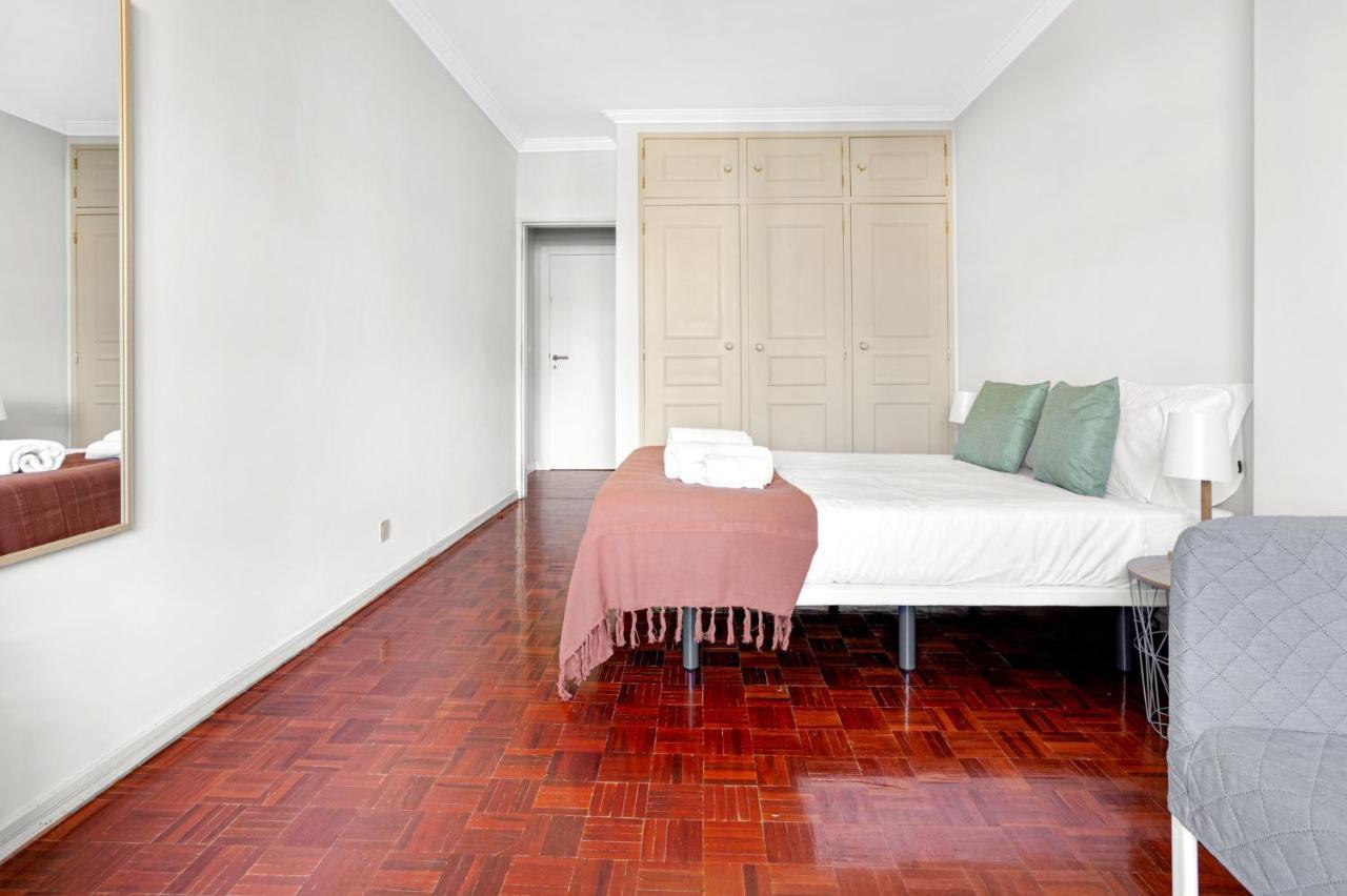 Wonderful Shared Apartment In Alfornelos - Near Metro! Lisboa Dış mekan fotoğraf