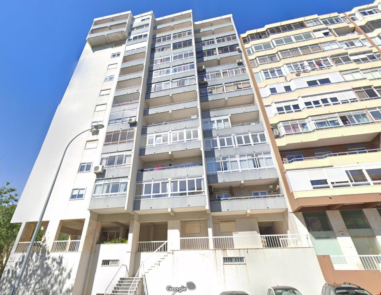 Wonderful Shared Apartment In Alfornelos - Near Metro! Lisboa Dış mekan fotoğraf